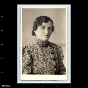 Old Vintage Photo SOLO FORMAL PORTRAIT OF LOVELY WOMAN LADY RPPC - Bild 1 von 2