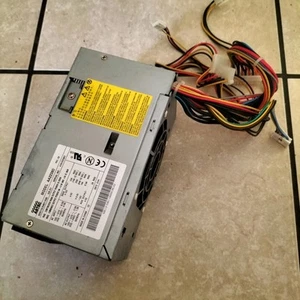 Alimentatore PC Fujitsu SCENIC D N300 N600 P300 W600 AA22380 S26113-E461-V30 - Photo 1/12