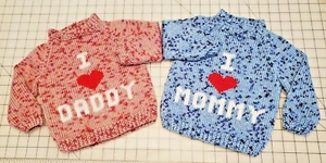 Neu Wahlweise "I Love Mommy" oder "I Love Daddy" Handstrick Kinder Pullover Pulli - Bild 1 von 10