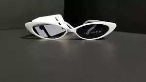 L.A. Gafas de sol Hearts blancas ojo de gato ¡Totalmente nuevas!¡! - Imagen 1 de 4