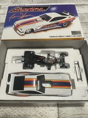 Acción 1:24 NHRA Tom Hoover Showtime 1975 Monza Funny Car 1 de 3500 Caja Original Foto 1 de 4