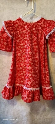 Toddlers Girls Size 12-18 Mon Red Flannel Nightgown With White Lace And... - Image 1 of 4
