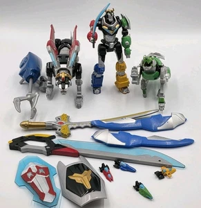 2017 Voltron Legendary Green & Black Lion Defender Actionfigur Playmates 5,5" - Bild 1 von 10