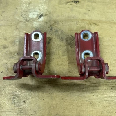 Par de bisagras de puerta lateral delantera derecha para pasajeros Chevy Silverado 2500 HD 20-22 fabricante original Foto 1 de 4