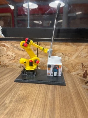 1:16 R-2000IB Fanuc Roboter mit Stifthalter - Bild 1 von 4
