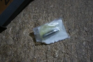 Kawasaki Original ZX9R ZX-9R ZXR750 Z1000 Ventilführungsventil 49002-1116 NOS - Bild 1 von 3