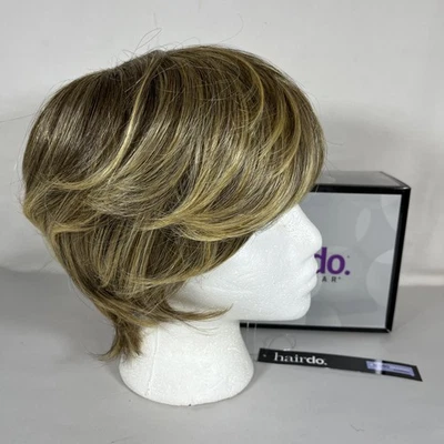 Peluca Corte Pluma Promedio Peluca de HAIRUWEAR Esmaltada Moca/Marrón Medio con Dorado Foto 1 de 4