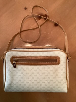 VINTAGE GUCCI IVORY MICRO GG COATED CANVAS W/ LEATHER SHOULDER BAG * EXCELLENT* - Image 1 of 4