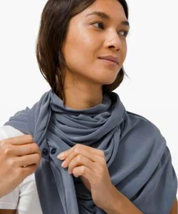 NWT Lululemon Key to Your Heart Wrap ~SIZE:OS~Black&Ink Blue - Picture 1 of 18