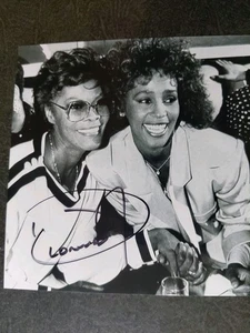 DIONNE WARWICK handsigniertes Autogramm 4x4 Foto -- WHITNEY HOUSTON BERÜHMTER SÄNGER  - Bild 1 von 2