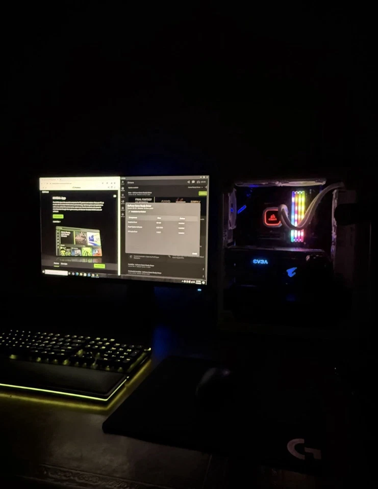 Configuración gaming gama alta con teclado ratón monitor Foto 1 de 4