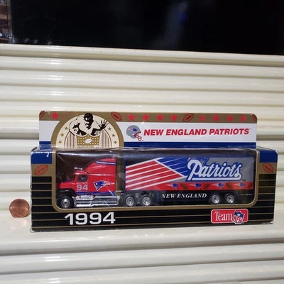 Matchbox Limited Edition 1994 1/80 NFL NEW ENGLAND PATROTS Truck Nu in Excnt Box - Image 1 of 4
