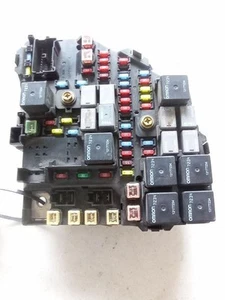 04-05 CADILLAC SRX ENGINE FUSE BOX RELAY JUNCTION BLOCK ASSY OEM USED 25771740 - Picture 1 of 5