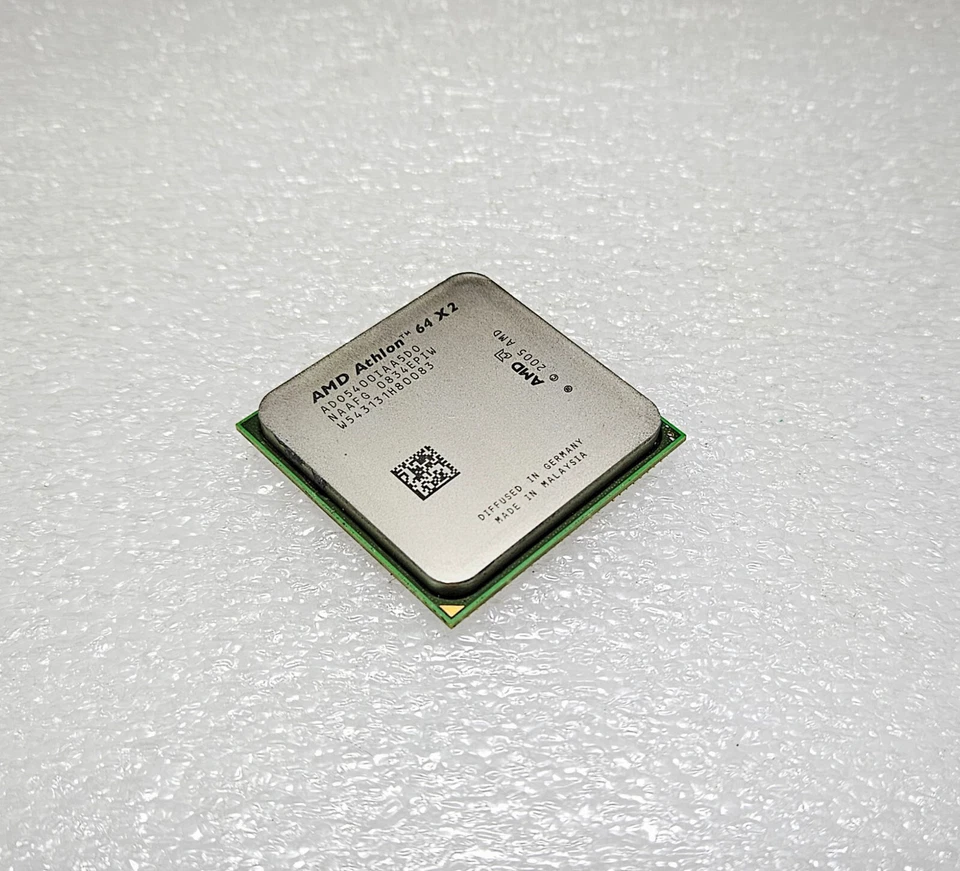 AMD Athlon X2 5400+ 2,8 GHz - Zócalo AM2 ADO5400IAA5DO Foto 1 de 1