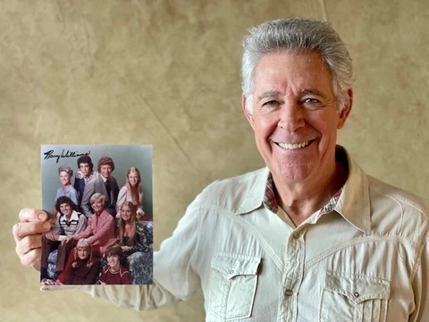 Welcome to BARRY WILLIAMS DIRECT! 8x10 PHOTO #2 SIGNED TO YOU! * THE BRADY BUNCH Cover