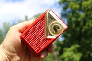 VINTAGE OLD 50s MID CENTURY MODERN SUNSET RED ARVIN CRACK FREE TRANSISTOR RADIO - Picture 1 of 10