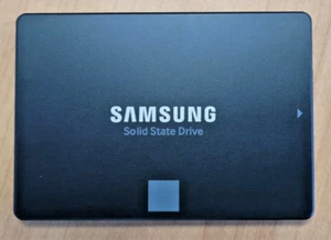 SSD SAMSUNG 860 EVO 2.5 SATA 250GB (MZ-76E250) - Foto 1 di 7