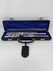 Gemeinhardt 2SP J29285 Flute With Cleaner And Case - Picture 1 of 9