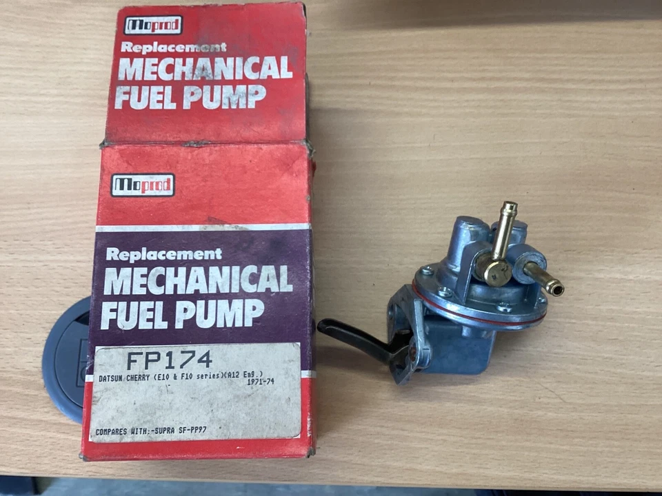 Bomba de combustible Datsun Cherry (E10/F10) FP174 1971-74 Foto 1 de 2