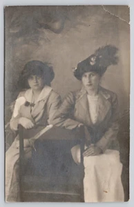 RPPC Studio Ritratto di 2 donne cornice Rochester & foto co. non pubblicato (460) - Foto 1 di 2
