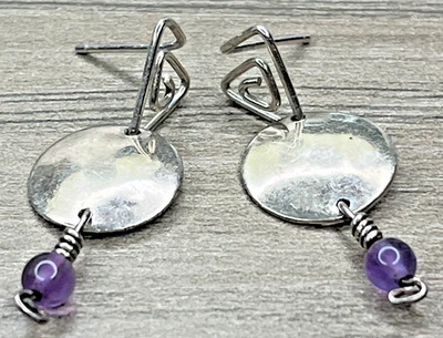 Pendientes colgantes artesanales hechos a mano de ley 925 modernistas geométricos de amatista Foto 1 de 4