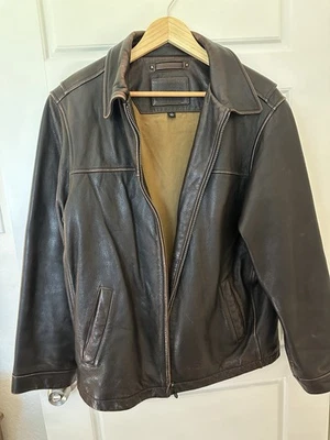 Chaqueta de cuero, mediana Foto 1 de 4