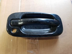 00-06 Sierra Silverado Avalanche Black Smooth RH Front Door Handle 15029902 - Imagen 1 de 2