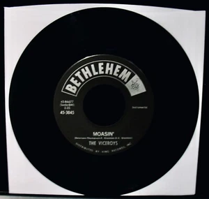 The Viceroys: Moasin'+Seagrams~1962 Instrumental Rock 'n Roll 45~BETHLEHEM #3045 - Foto 1 di 2