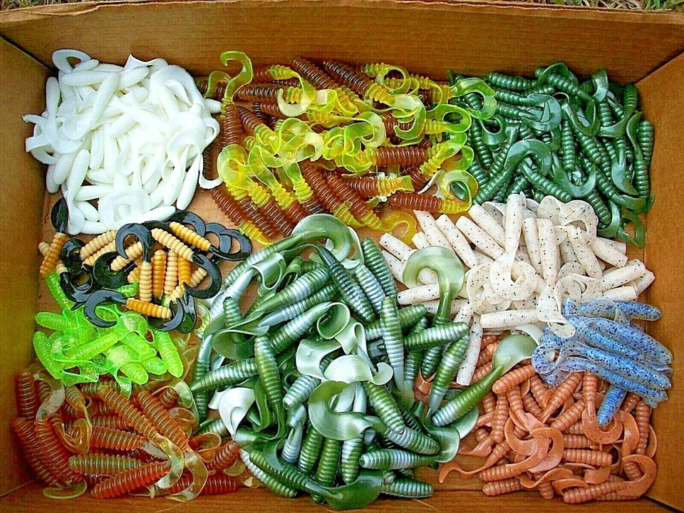 ALL AMERICAN TOURNAMENT QUALITY SOFT PLASTIC BAITS 50ct ASSORTED 3" Twister Tail GRUBS Bass Fishing Lures Striper Walleye Baits