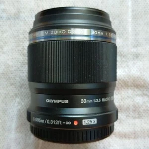 OLYMPUS M.ZUIKO DIGITAL ED 30mm F3.5 Macro Four Thirds 1.25x Zoom Lens MSC Black - Picture 1 of 3