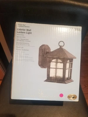 Luz de varanda externa Hampton Bay. Leva uma lâmpada. Bem feito, com um belo visual. NIB - Imagem 1 de 4