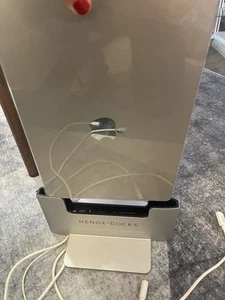 Henge Docks Vertical Dock 15" MacBook Pro Retina Display Station - Picture 1 of 3