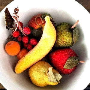 Lotto Vintage Decorativo Perline Zucchero Finto Frutta MCM 10 PZ Banana Bacche Pera Mela - Foto 1 di 12