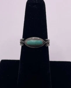 Small Navajo Green Turquoise Sterling Silver Ring Size 7.5 - Picture 1 of 9