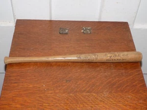 Vintage Souvenir George Babe Ruth Wooden Hillerich & Bradsby Co Bat - Picture 1 of 9