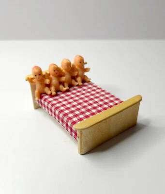 Mueble para casa de muñecas cama Greenbrier madera natural sin terminar alterado Foto 1 de 4