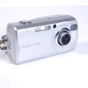 Sony Cybershot DSC-S40 fotocamera digitale 4,1 megapixel argento testato - Foto 1 di 10