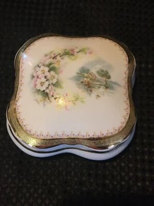 Limoges Rehausse Main Handpainted Gilt Trinket Box Flowers & Scene - Picture 1 of 24
