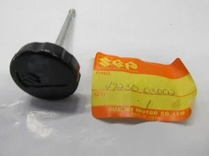 NEW NOS SUZUKI 1971-1978 T350 GT250 NOS SIDE COVER KNOB 47230-03002 - Picture 1 of 5
