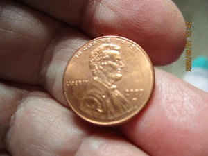 2009 D LINCOLN WASHINGTON PENNY WITH CAPITAL ON BACK - Picture 1 of 2