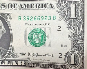 $1 Fed Reserve Note Bill B New York Uncirculated (Trailing Year 1977) - Picture 1 of 3