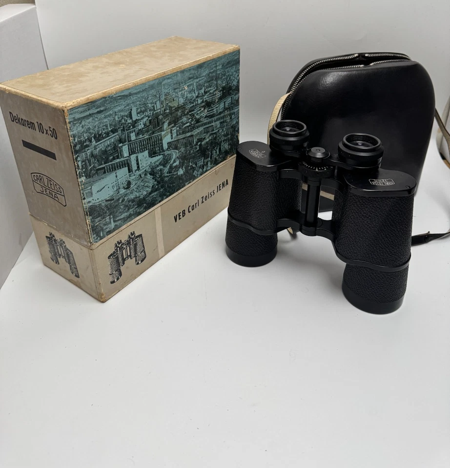 Binocolo Carl Zeiss Jena Dekarem 10x50 con custodia in pelle DDR OTTIME CONDIZIONI MINT IMBALLO ORIGINALE - Immagine 1 di 4