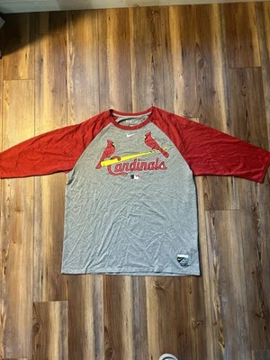 Camisa deportiva Dri-Fit manga 3/4 Nike para hombre de los Cardenales de San Luis Foto 1 de 4