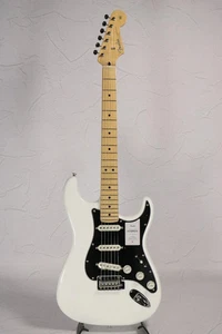 Fender / Made in Japan Hybrid II Stratocaster Maple Fingerboard Arctic White - Picture 1 of 9