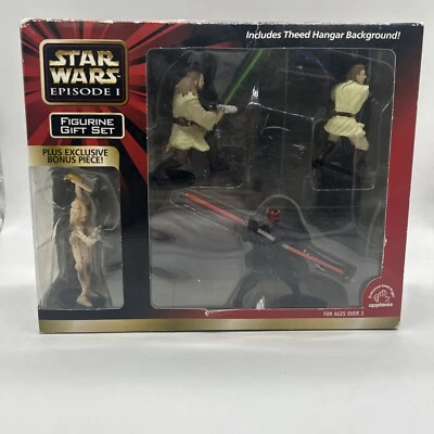 Star Wars Episode 1 FIGURINE GIFT SET - Theed Hangar - MAUL OBI-WAN QUI-GON JINN - Image 1 of 2