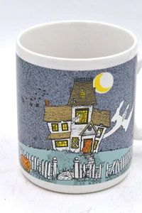 Taza de café de Halloween taza casa embrujada mansión fantasma búho tumba media luna Napco - Imagen 1 de 6