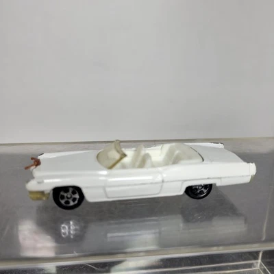 ERTL BOSS HOG 凯迪拉克 - 1/64 - 危险英国压铸 — 第 1/4 张图片