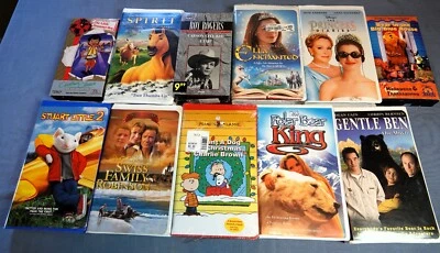 LOT 11 VHS TAPES CHILDREN: GENTLE BEN, STUART LITTLE 2, LITTLE DRUMMER BOY + - Image 1 of 4