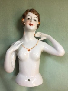** PORCELAIN 1920’s STYLE PIN CUSHION HALF DOLL W /NECKLACE, Large 5” Tall! - Bild 1 von 5