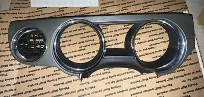 AR33-63044D70-A 2010-2014 Ford Mustang Dashboard Speedometer Trim Cover Gray - Imagem 1 de 4